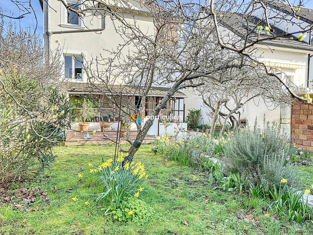 Maison à SAINT-MAUR-DES-FOSSES