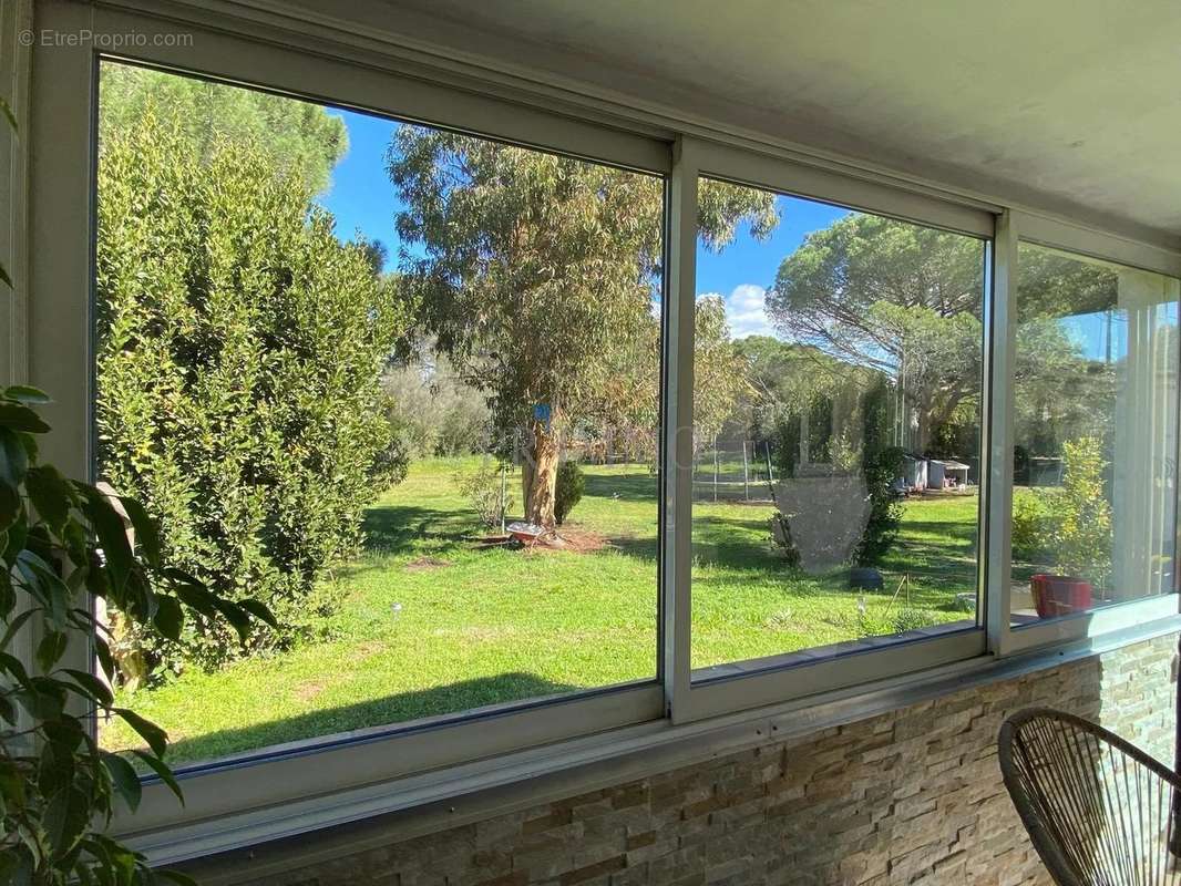 Maison à ROQUEBRUNE-SUR-ARGENS