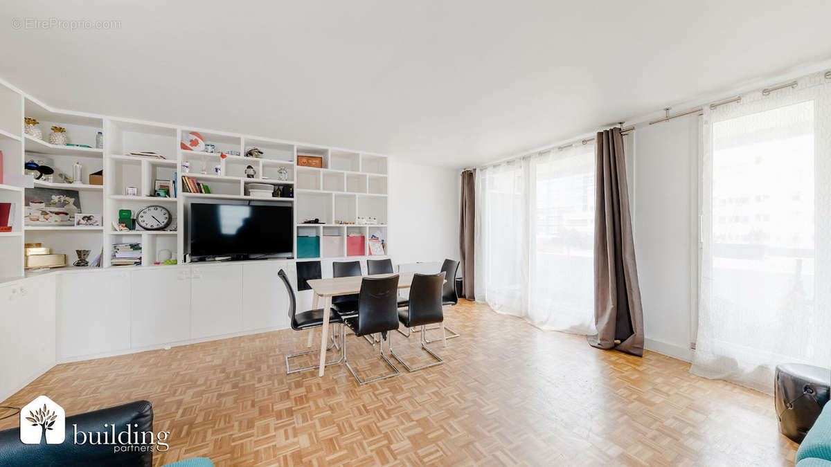 Appartement à COURBEVOIE