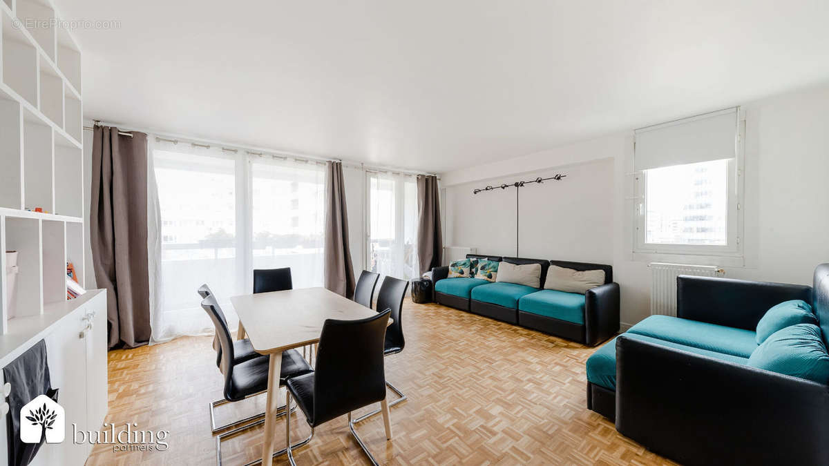 Appartement à COURBEVOIE