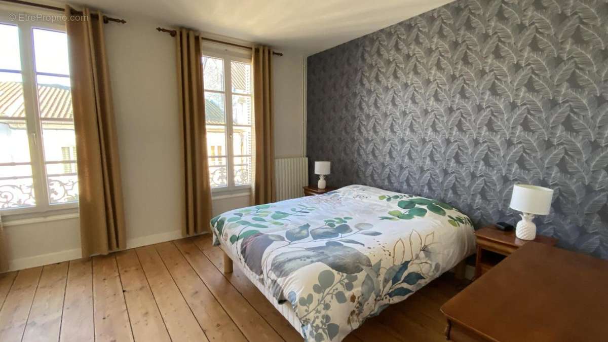 chambre 1 - Maison à CHALAIS