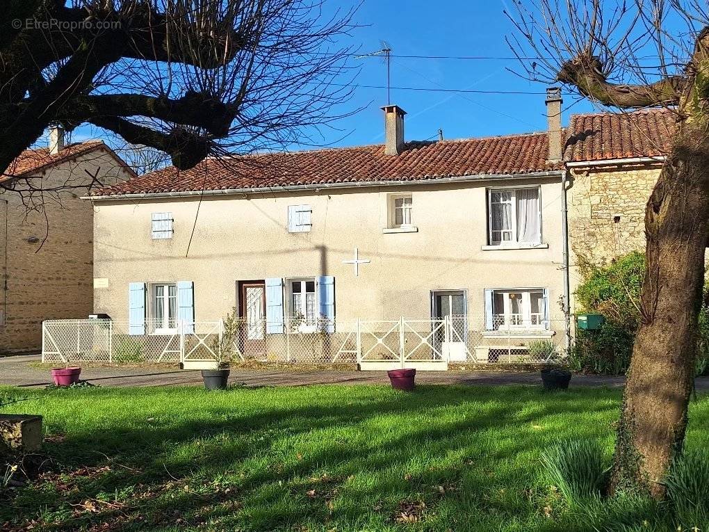 Maison à SAINT-CLAUD