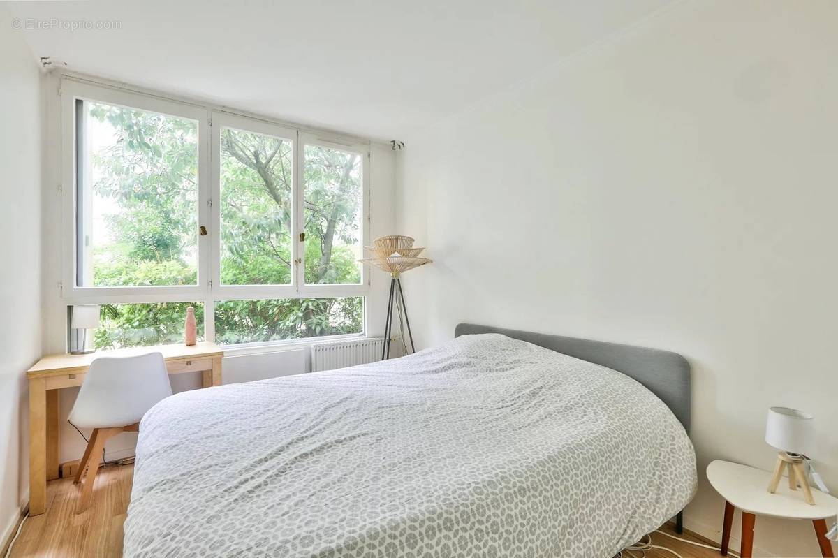 Appartement à PARIS-14E