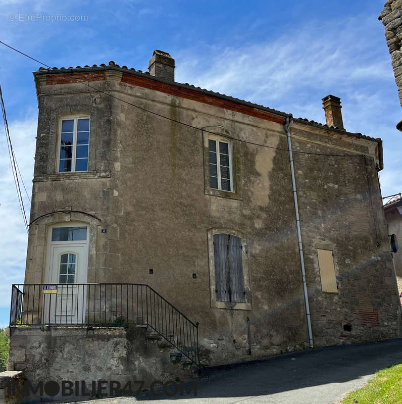 Maison à SAINT-PASTOUR