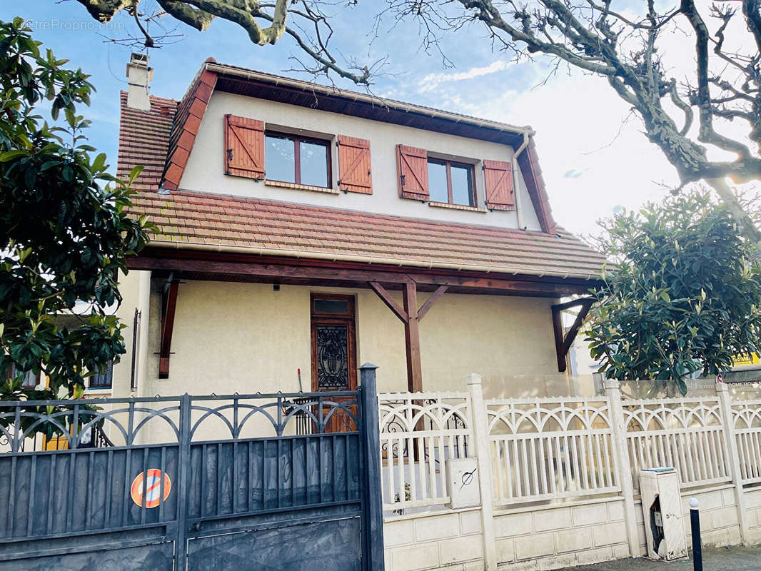 Maison à CHAMPIGNY-SUR-MARNE