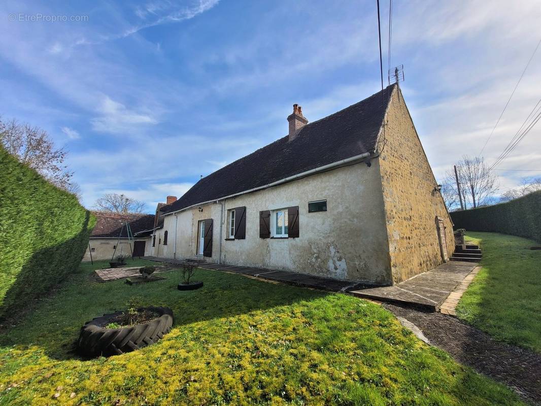 Maison à BELLOU-SUR-HUISNE