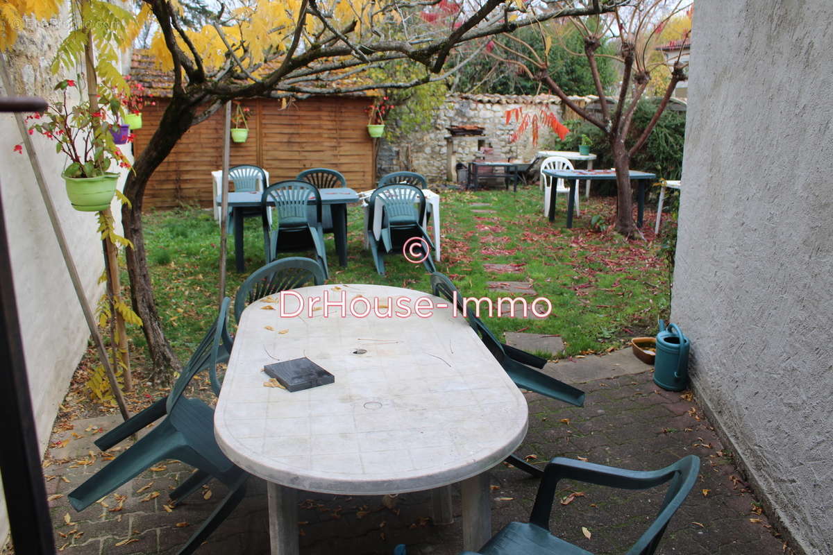 Appartement à RUELLE-SUR-TOUVRE