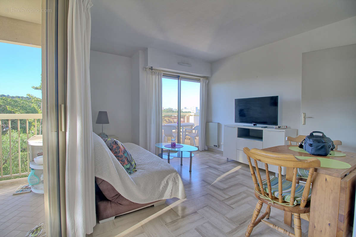 Appartement à VALLAURIS