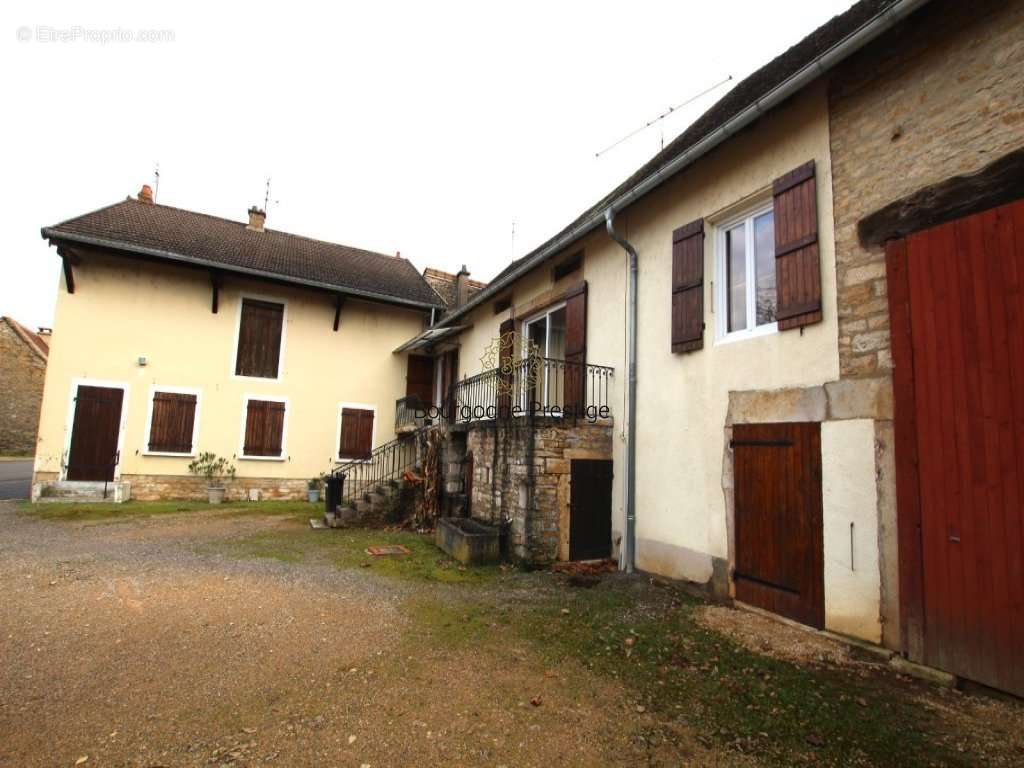 Maison à SENNECEY-LE-GRAND