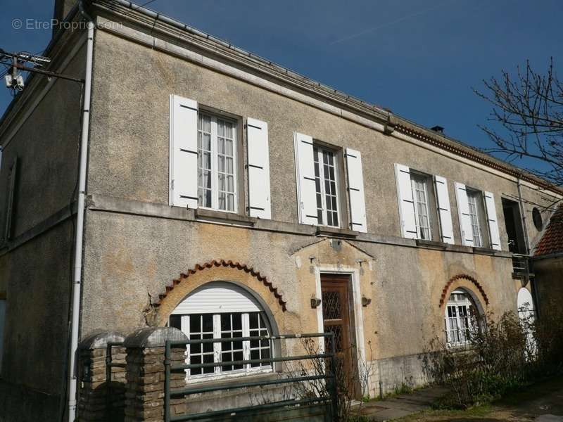 Maison à BURIE