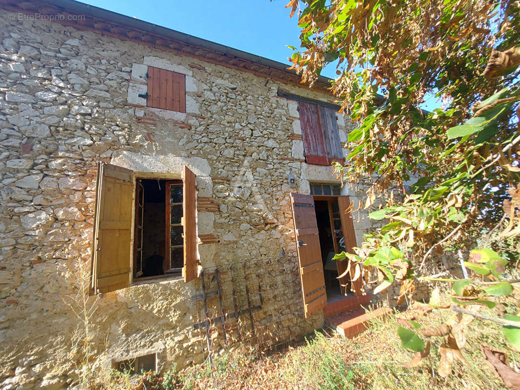 Maison à SAINTE-COLOMBE-EN-BRUILHOIS