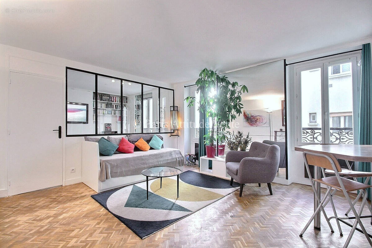 Appartement à PARIS-17E