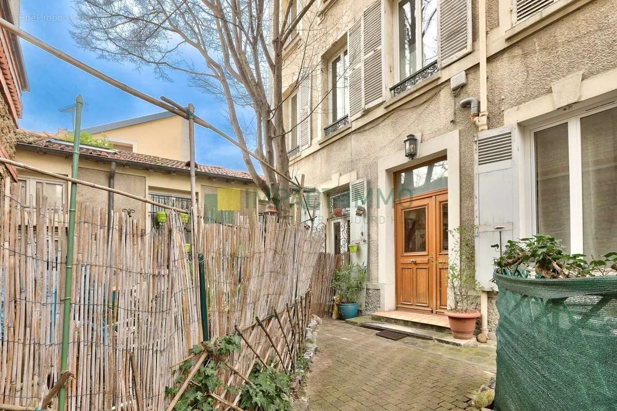 Appartement à COLOMBES