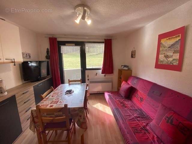 Appartement à MORILLON