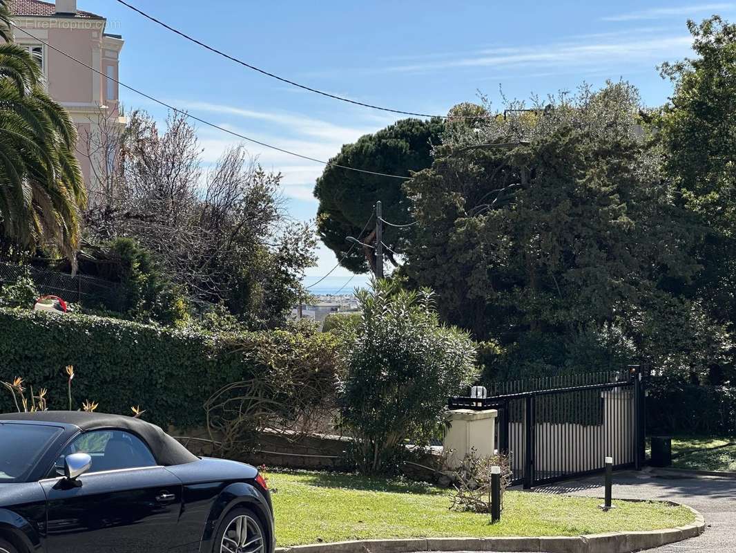 Parking à CANNES