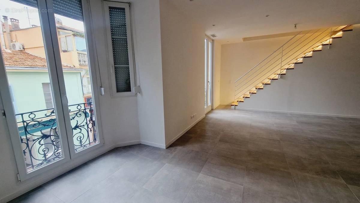 Appartement à ROQUEBRUNE-CAP-MARTIN