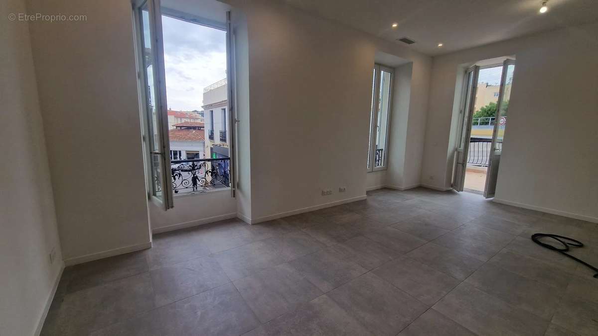 Appartement à ROQUEBRUNE-CAP-MARTIN