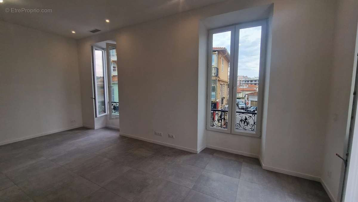 Appartement à ROQUEBRUNE-CAP-MARTIN