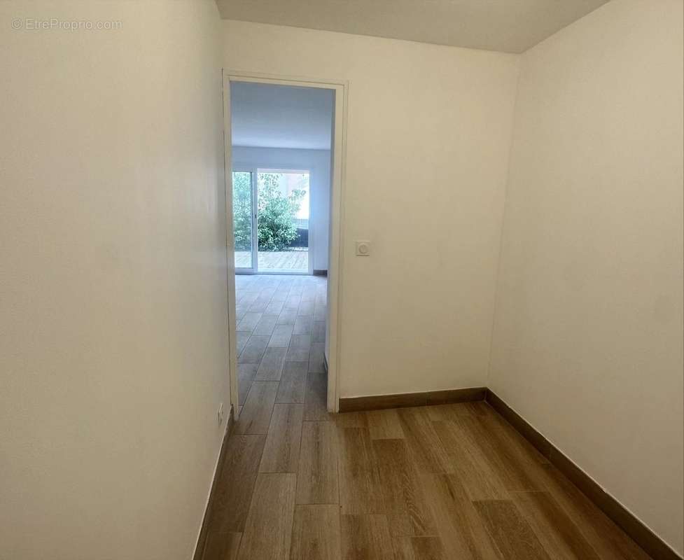 Appartement à VALLAURIS