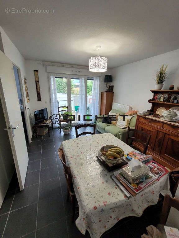 Appartement à VILLENAVE-D&#039;ORNON