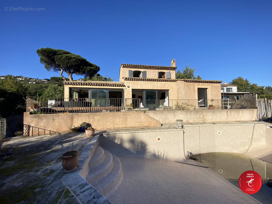 Vue villa - Maison à GRIMAUD