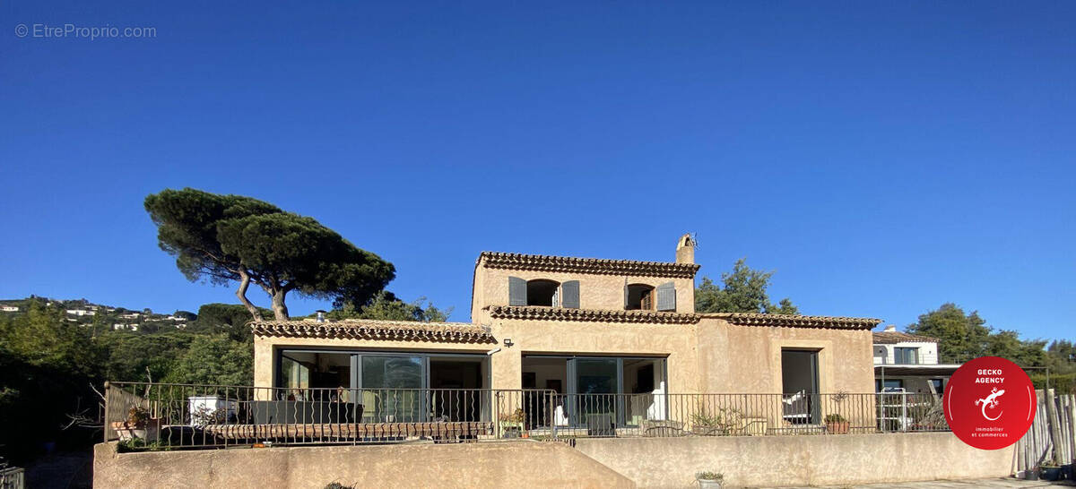 Vue villa - Maison à GRIMAUD