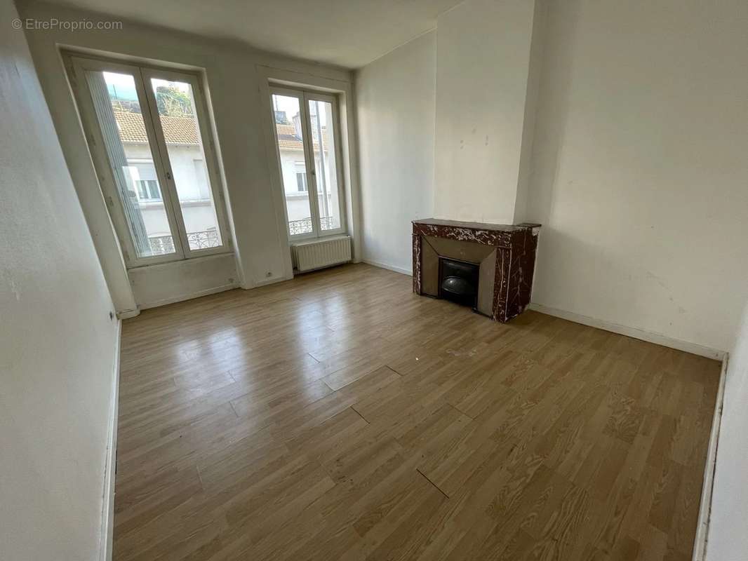 Appartement à SAINT-ETIENNE