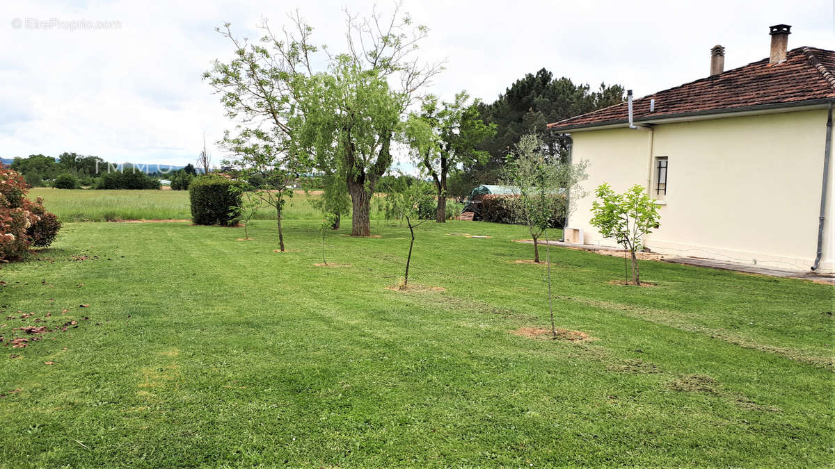 Maison à SAINTE-LIVRADE-SUR-LOT