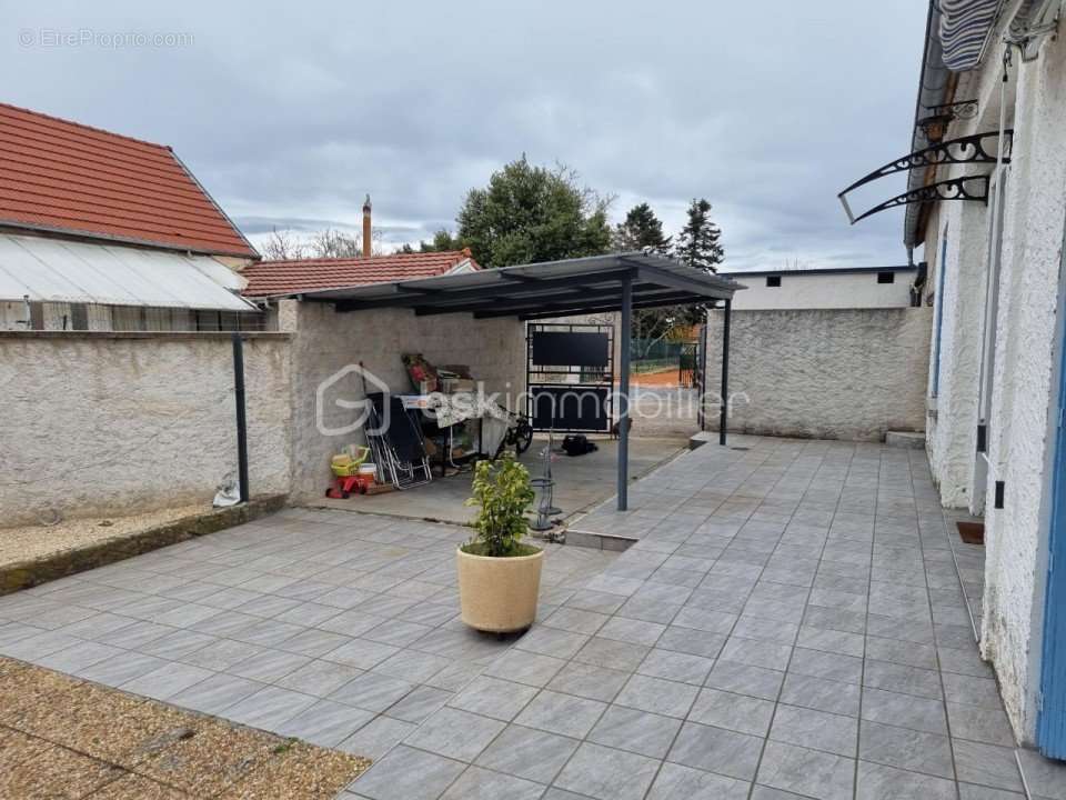 Maison à BELLERIVE-SUR-ALLIER