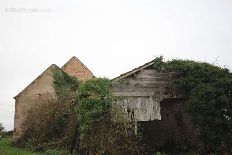 Maison à VALLON-EN-SULLY