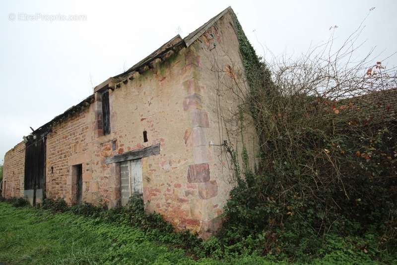 Maison à VALLON-EN-SULLY