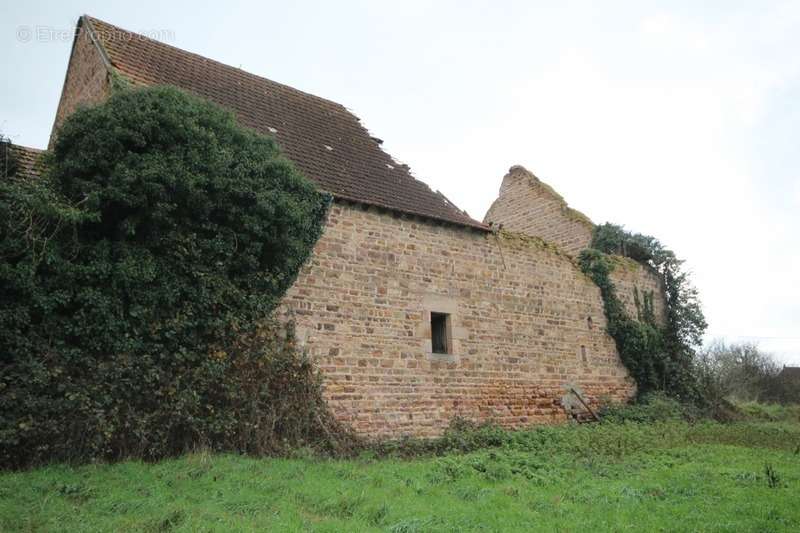 Maison à VALLON-EN-SULLY