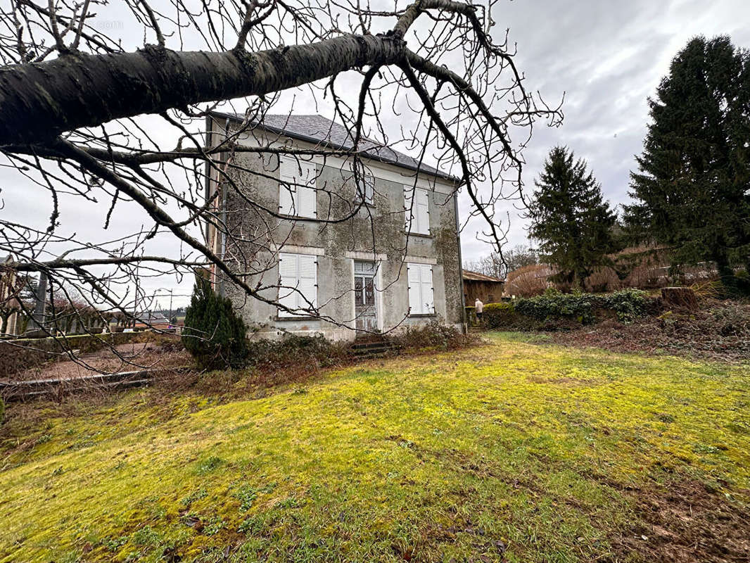 Appartement à DUN-LES-PLACES