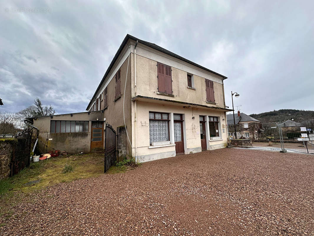 Appartement à DUN-LES-PLACES