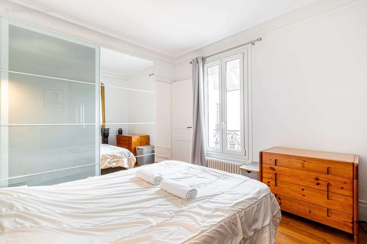 Appartement à PARIS-17E