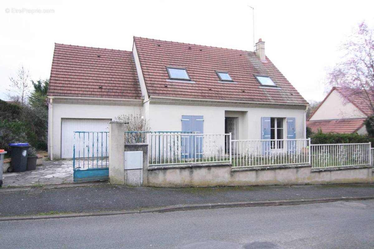 Maison à SAINT-CHERON