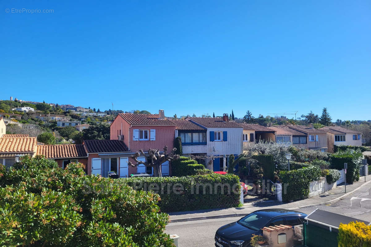 Appartement à LA COLLE-SUR-LOUP