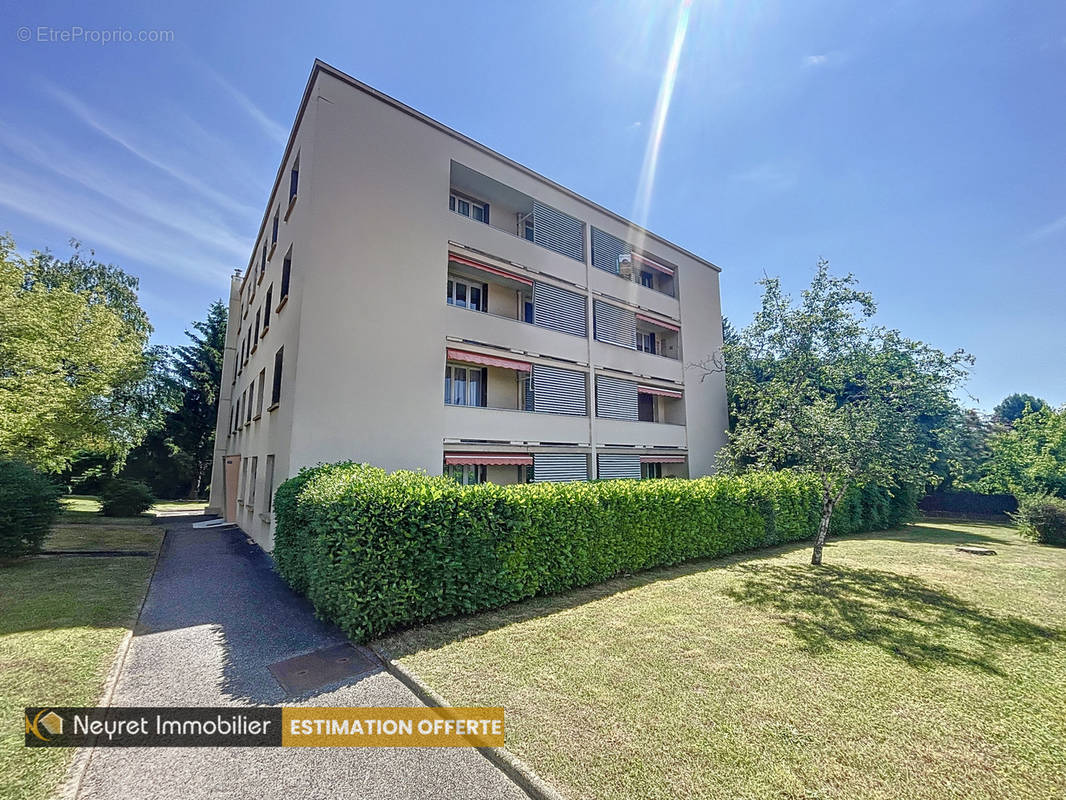 Appartement à SAINT-GENIS-LAVAL