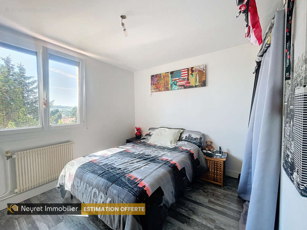 Appartement à SAINT-GENIS-LAVAL