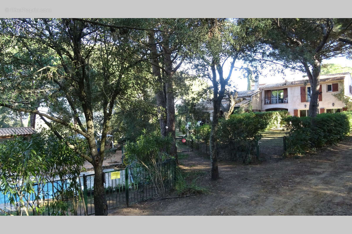 Maison à ROQUEBRUNE-SUR-ARGENS