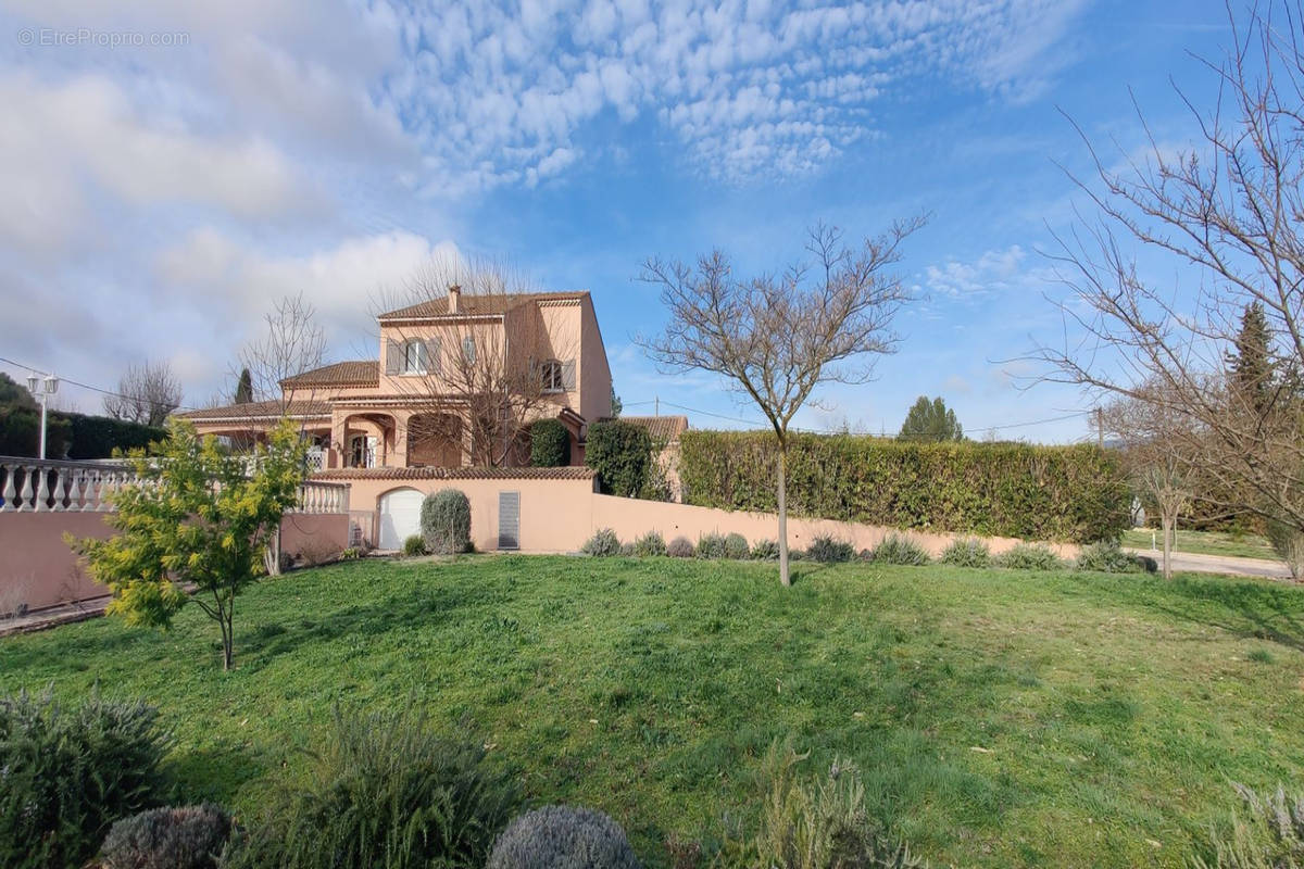 Maison à DRAGUIGNAN