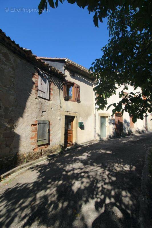 Maison à ESCUEILLENS-ET-SAINT-JUST-DE-BELENGARD