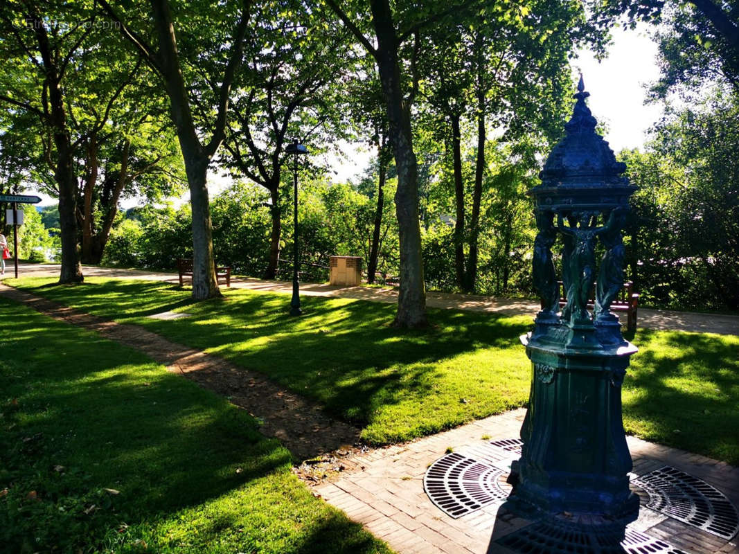 Autre à RUEIL-MALMAISON