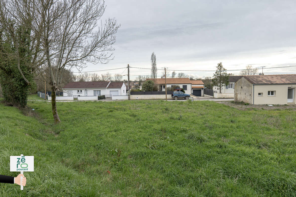 Terrain à LE CHAMP-SAINT-PERE