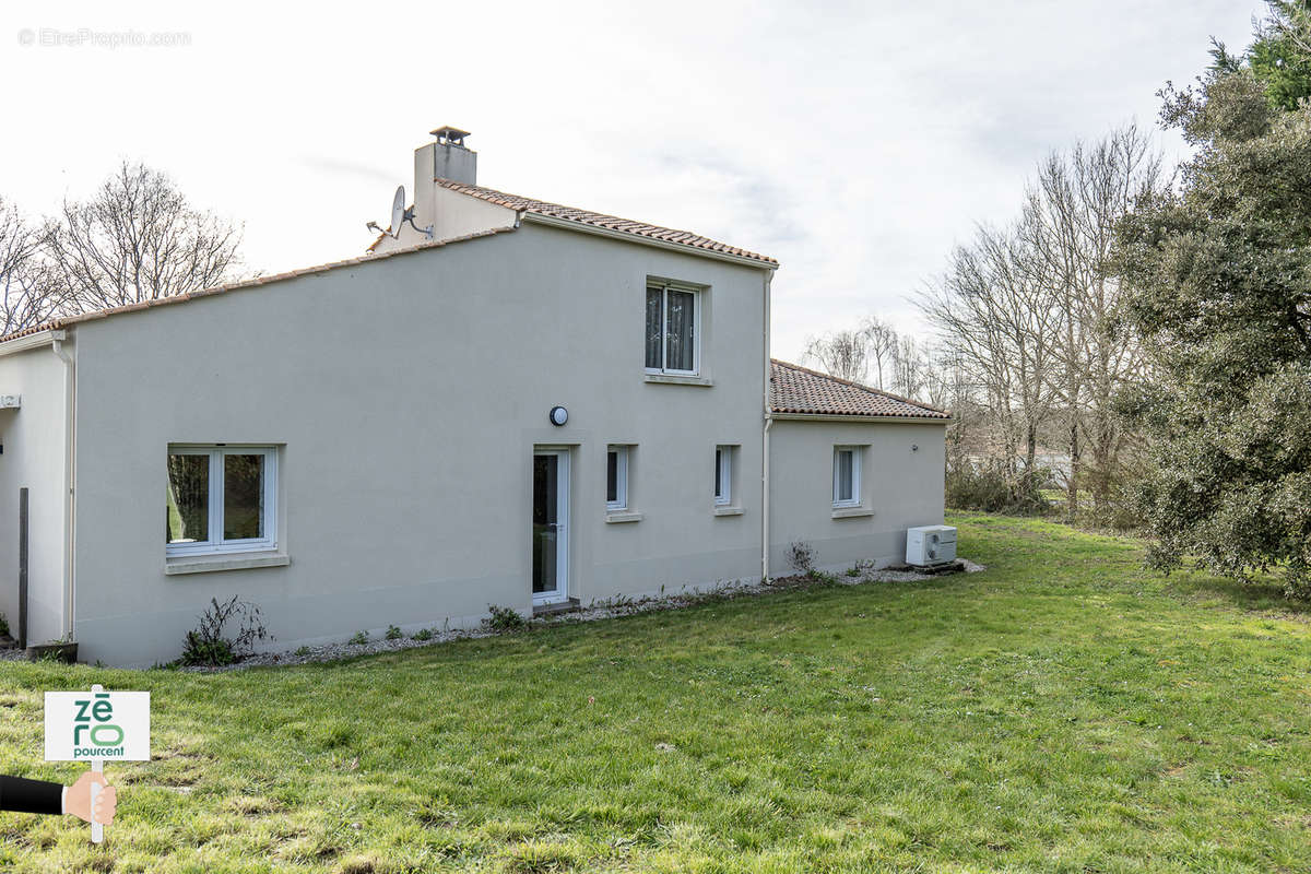 Maison à TALMONT-SAINT-HILAIRE