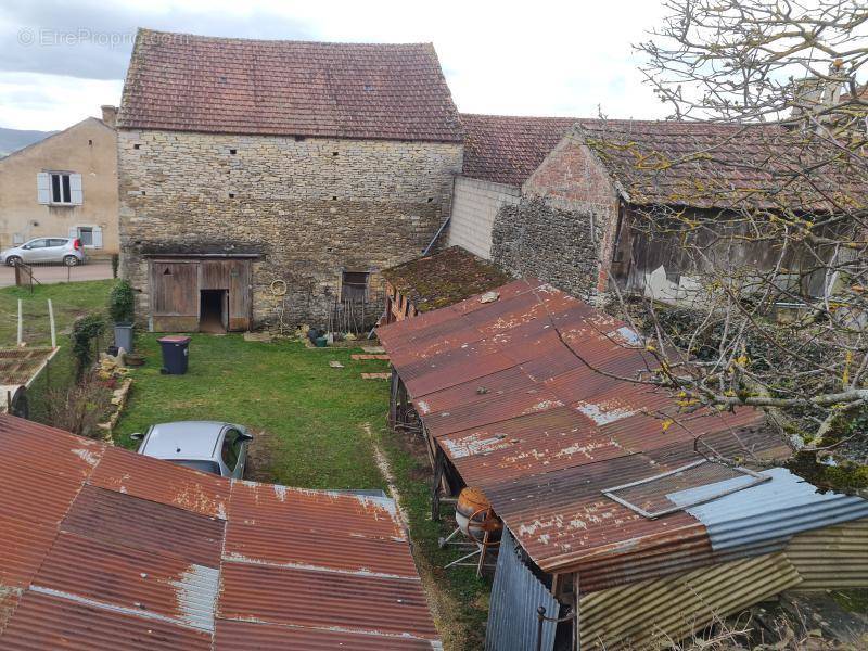 Appartement à ANNAY-LA-COTE