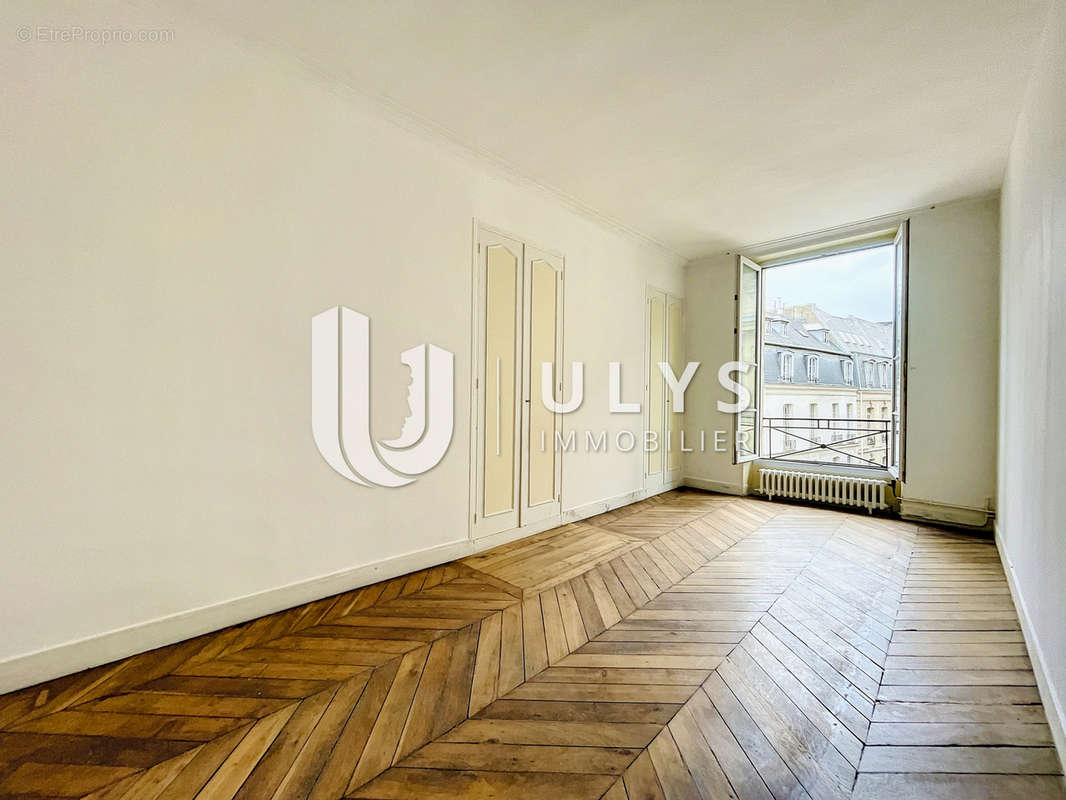 Appartement à PARIS-1E