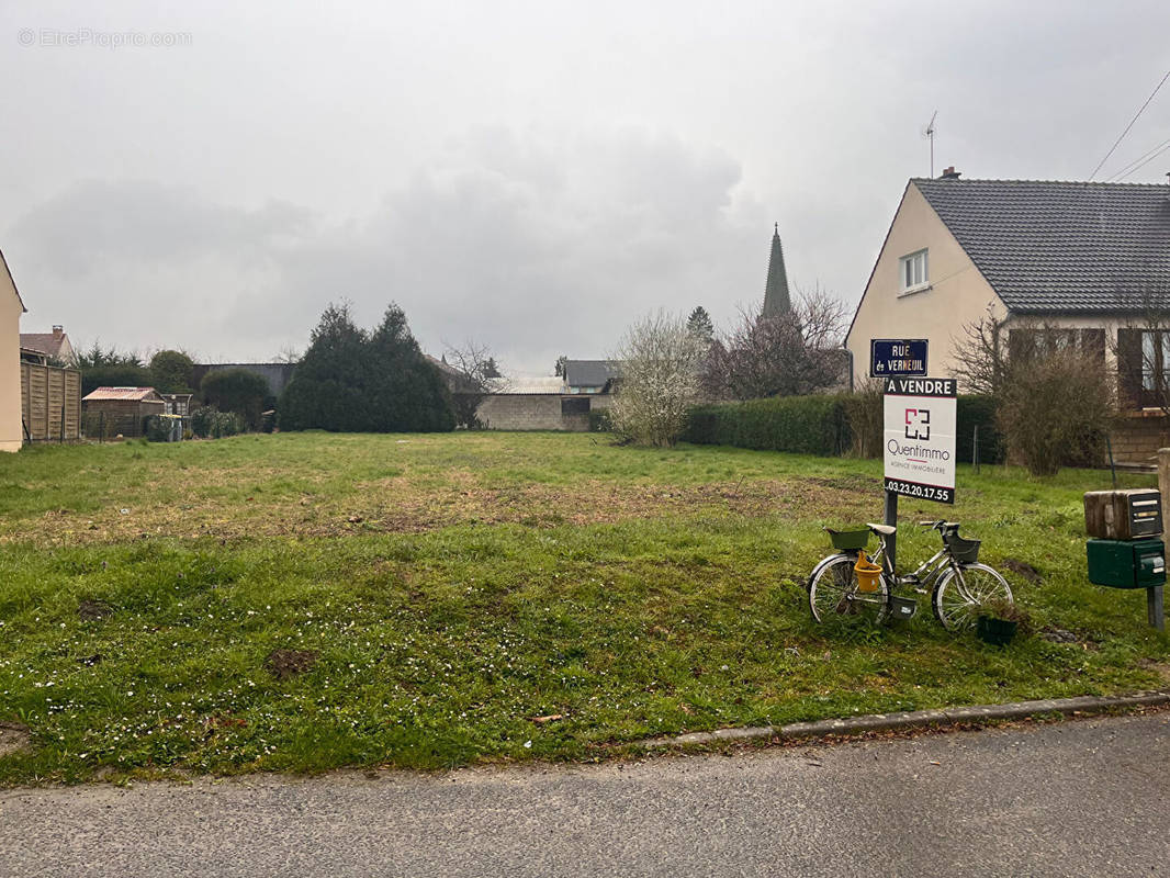 Terrain à COUCY-LA-VILLE