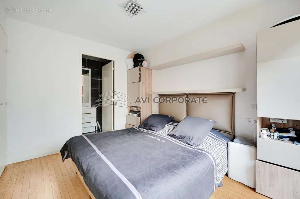 Appartement à LEVALLOIS-PERRET