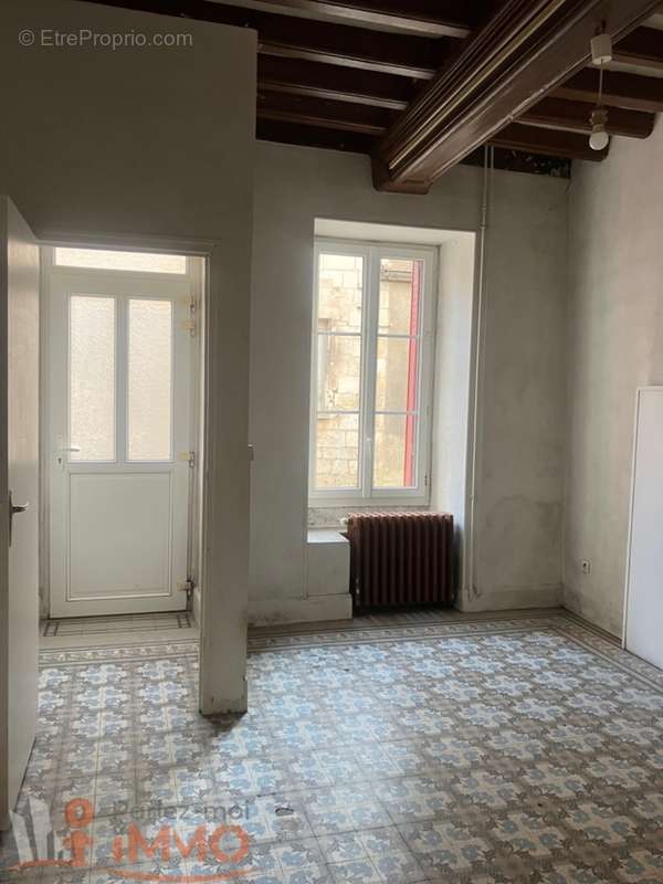 Appartement à ENTRAINS-SUR-NOHAIN